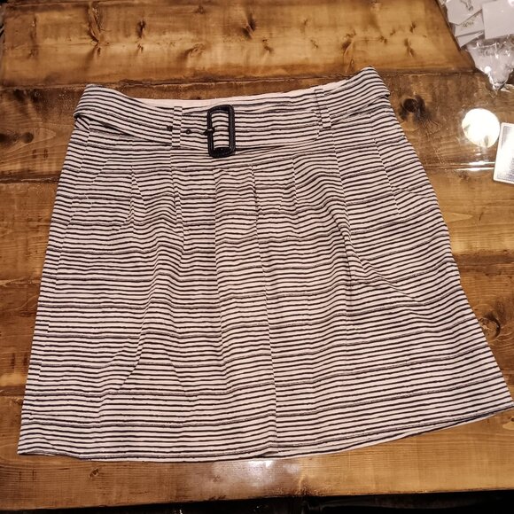 Outback Red Dresses & Skirts - ✨️ Outback Red Skirt Size 10 Dark Blue and White Striped